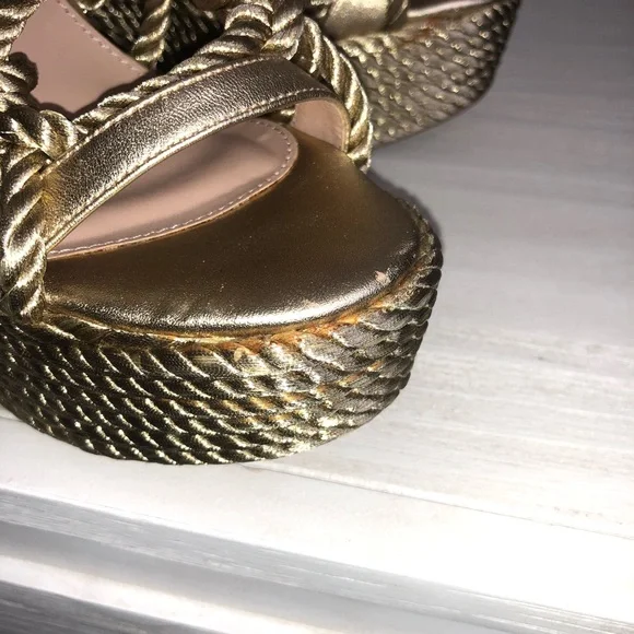 Kurt Geiger Gold Wedge Sandals - Picture 7 of 11
